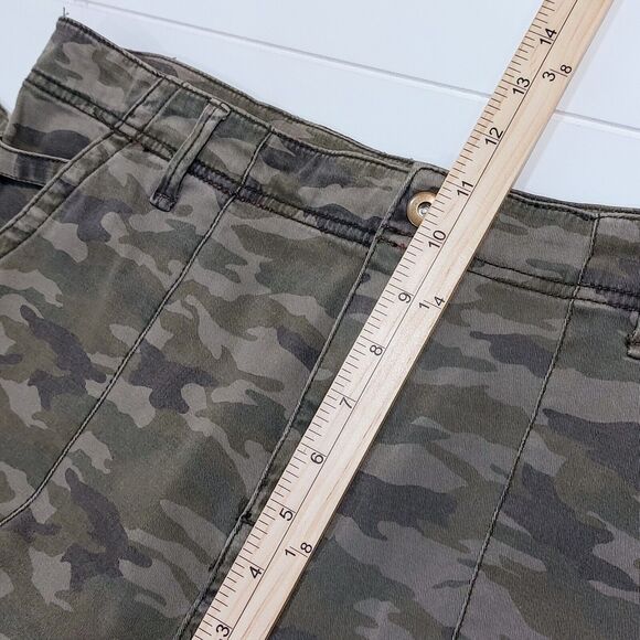 HEI HEI ANTHROPOLOGIE Women's 33 Camo Cargo Pants Green Side Buckle Stretch - Picture 11 of 13